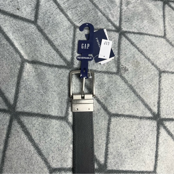 GAP Men’s Reversible Belt NWT V - Picture 2 of 3